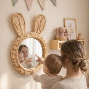 Miroir mural artisanal en rotin naturel avec oreilles de lapin, vente en gros, idéal pour la décoration de la maison, de la chambre d'enfant, de la crèche ou de l'hôtel. - Product Image 4