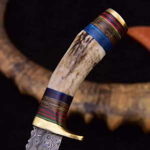 Cuchillo de Caza y Camping de Acero de Damasco, Hoja Recta, Tipo Skinner, Grado Industrial, Mango de Asta de Ciervo, Funda de Cuero, Táctico Portátil - Product Image 4