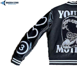 Veste universitaire pour homme en cuir PU noir avec patch brodé, design streetwear, vêtements d'automne - Product Image 5
