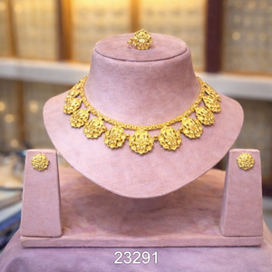 Conjunto de collar floral tradicional chapado en oro con aretes a juego |   Joyería nupcial india al por mayor, modelo 23317 - Product Image 5