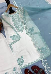TENNYC Nuevo Conjunto de Traje Reversible para Mujer con Bordado de Hilo de Cristal Romano, para Boda y Diwali - Secado Rápido, Elástico y Antiarrugas - Product Image 5