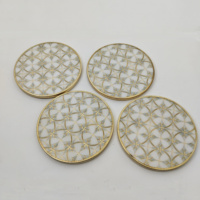 Sous-verres en bois faits à la main, motif géométrique classique en cercle, bordure dorée, blanc élégant, pour la maison, le bureau, la salle à manger