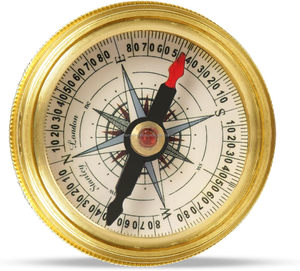 Vente en gros de boussole de créateur boussole magnétique en laiton gravée nautique unique boussole directionnelle maritime de camping et de randonnée - Product Image 4