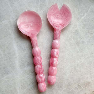Ensemble de cuillères de service en résine marbrée rose, design de luxe, en forme d'éventail, manche long, écologique, durable, passe au lave-vaisselle, pour les fêtes - Product Image 1