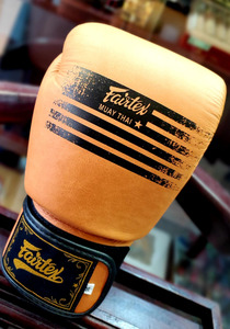 Gants de boxe en cuir véritable marron vintage de qualité supérieure, imprimés rayés, pour entraînement professionnel, Muay Thai, sparring, avec fermeture auto-agrippante - Product Image 5