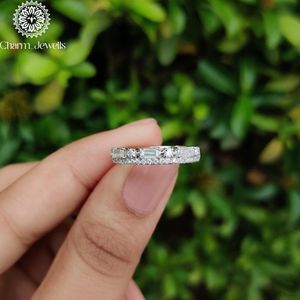 แหวนหมั้นเพชรโมอิสซาไนต์ทรงคุชชั่น Charm Jewells รับรองโดย IGI ชุบทอง 18K แบบหนามเตย แหวนแต่งงานคลาสสิกสำหรับผู้หญิง รุ่นที่ 3 - Product Image 4