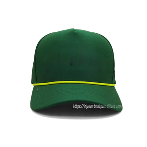Gorra deportiva premium perforada con cuerda, impermeable, para golf, de 5 paneles, con malla de orificios cortados a láser, gorra de rendimiento al por mayor - Product Image 2