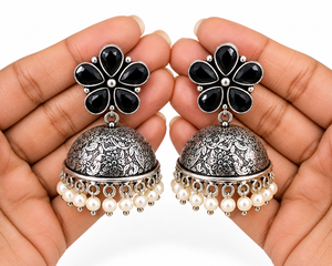 Boucles d'oreilles Jhumka indiennes noires en argent oxydé avec perles pendantes, vente en gros, directement de l'usine, fabricant OEM ODM - Product Image 2
