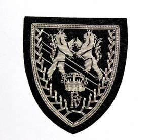 Écusson de mode RV Shield, brodé à la main, à coudre, en feutre noir, design personnalisé - Product Image 2