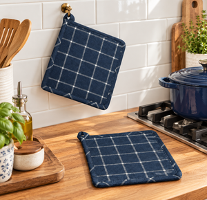 Support de casserole moderne en coton tissé à carreaux bleu marine, résistant à la chaleur, lavable, avec boucle de suspension - Product Image 1