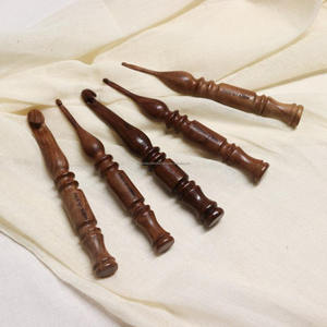 Collection de crochets en bois faits à la main durables, finition lisse, parfaits pour les tricoteuses et artisans professionnels - Product Image 3