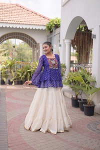 TENNYC Lahenga d'hiver Diwali réversible et extensible, longueur cheville, coupe classique, imprimé Laheriya, travail Kutchi Gamthi, pour fêtes et mariages - Product Image 3