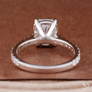 Anillo de Compromiso de Lujo con Diamante Cultivado en Laboratorio, Corte Alargado, 3CT, Catedral Pavé, Certificado IGI, Oro Blanco de 10K - Product Image 2