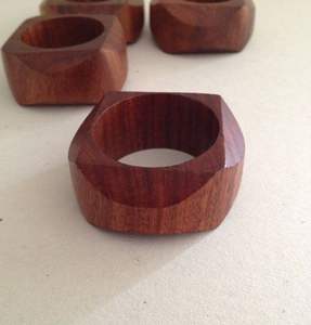 Anillo de Servilleta de Madera Refinada que Eleva el Ambiente de la Mesa con una Belleza Discreta para una Cena Romántica a la Luz de las Velas - Product Image 3