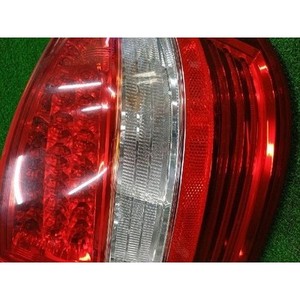 ไฟท้ายแบบรวมด้านขวา (ด้านขวา/ด้านผู้โดยสาร) รุ่น U 83602140 - Product Image 4