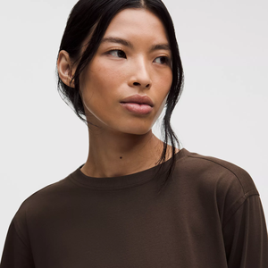 เสื้อยืดแขนยาวผู้หญิงทรงเข้ารูป ผ้าฝ้ายแท้ 100% สไตล์ลำลอง สำหรับฤดูร้อน เหมาะสำหรับโยคะ ฟิตเนส และการฝึกซ้อม - Product Image 4