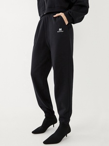 ชุดวอร์มสองชิ้นสำหรับผู้หญิงเสื้อมีฮู้ดแฟชั่นและกางเกงจ็อกเกอร์ออกแบบได้ตามต้องการโลโก้ส่วนตัว - Product Image 3