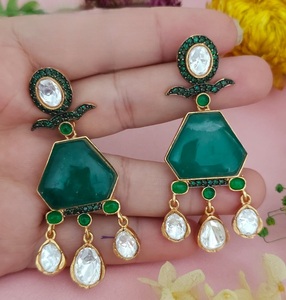 Pendientes de gota de moissanita chapados en oro de latón de alta calidad y elegantes para mujer, colección de moda para fiestas y eventos nocturnos. - Product Image 5