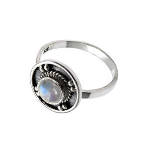 Anillo de plata de ley 925 con piedra lunar arcoíris de diseño popular, en un diseño único, joyería boho de plata hecha a mano al por mayor. - Product Image 1