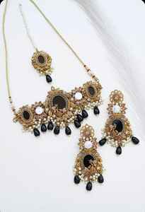 Ensemble de collier et boucles d'oreilles en pierre AD de luxe, disponible en plusieurs couleurs, pour femmes, pour les mariages, les fêtes et les occasions spéciales. - Product Image 6