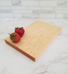 Tabla de Cortar de Madera Resistente y Sostenible para Carne, Pan y Verduras, Apta para Lavavajillas - Product Image 3