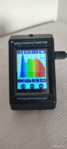 Espectrofotómetro de Color Portátil Universal Sensegood Instruments, Colorímetro con Comunicación USB, Fuente de Luz LED, Longitud de Onda de 1 nm - Product Image 4