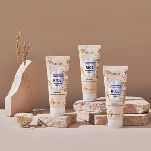 Nettoyant moussant au riz hydratant et éclaircissant SOQU_K beauty - Product Image 3