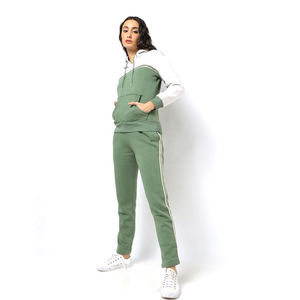 Ensemble de yoga sans couture en jersey de coton 2 pièces pour femme – Tenue de sport, vêtements de gym, short taille haute et crop top – Costumes de sport - Product Image 1