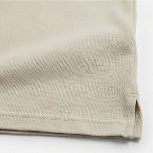 Polo à manches courtes beige pour homme avec col zippé, design uni tricoté décontracté, coupe régulière, respirant, 100% coton - Product Image 5