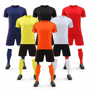 Uniforme de Fútbol Personalizado de Talla Grande, Uniforme de Fútbol OEM Transpirable, de Secado Rápido, Duradero, que Absorbe la Humedad, 100% Poliéster, Unisex - Product Image 1