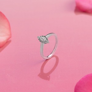 Bague minimaliste en diamant naturel de forme marquise en argent sterling 925 pour femmes - Product Image 4
