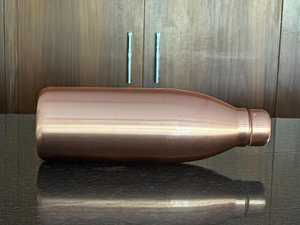 Bouteille d'eau en cuivre moderne, couleur or rose, portable, pour les voyages, article de luxe haut de gamme, flacon de stockage d'eau alcaline. - Product Image 2
