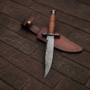 Couteau de chasse artisanal en acier Damas de qualité industrielle avec manche en bois et étui en cuir pour le camping en plein air - Product Image 2