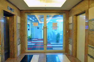 Porte en verre ignifuge de haute qualité pour appartements résidentiels, hôtels et centres commerciaux, disponible à la vente - Product Image 2