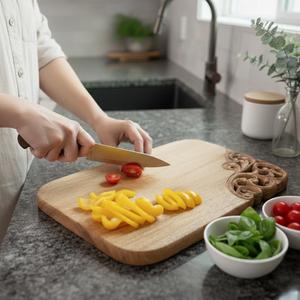 Elegante Tabla de Cortar de Madera de Arce con Detalle de Tallado en Esquina, Acabado Liso, Duradera, Apta para Alimentos, Bandeja de Servir para Cocina - Product Image 3