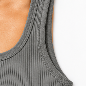 Débardeur côtelé sans manches pour femme, coupe ajustée, tricot extensible, style décontracté, basique et tendance pour l'été - Product Image 4