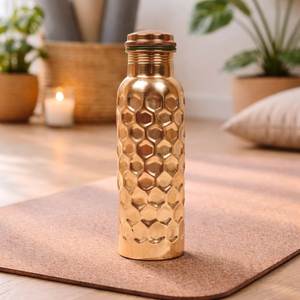Bouteille d'eau en cuivre, parfaite pour l'hôtellerie, service de table, vaisselle élégante pour hôtels, cafés, restaurants - Product Image 5
