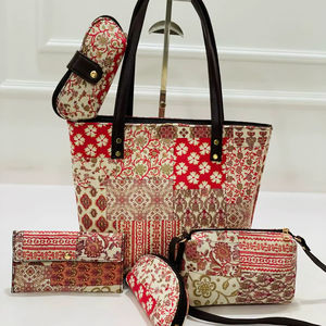 Conjunto de Bolsos Tote 5 en 1 con Diseño de Patchwork Rosa para Mujer - Product Image 1