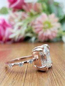 Anillo de Compromiso y Boda D'VINS JEWELS con Forma de Esmeralda, Corte Brillante, Cultivado en Laboratorio, Color D, Blanco, Plateado, Chapado en Oro - Product Image 4