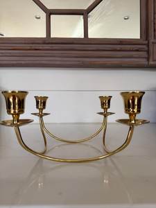 เชิงเทียนทองเหลืองห้าแขน ฐานหกเหลี่ยม ดีไซน์ทนทานสำหรับตกแต่งบ้าน - Product Image 3