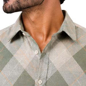 Chemise à manches longues pour homme en coton à carreaux vert sauge et beige, style décontracté, boutonnée, fournisseur de vêtements de mode en gros sur mesure - Product Image 3