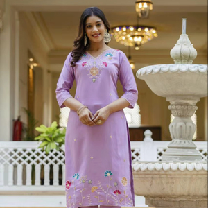 Ensemble Kurti et pantalon élégant et festif prêt-à-porter avec col brodé et dupatta imprimé Lagdi - Product Image 1