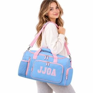 Sac de sport JJOA Jack and Jill of America personnalisé en gros, bleu et rose, brodé, avec bandoulière - Product Image 3