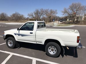 Prêt à être expédié - PROMOTION EXCEPTIONNELLE - Modèle ancien - Pick-up Deluxe 4x4 d'occasion de 1992 - Toy ota - DISPONIBLE EN MAGASIN - Product Image 3