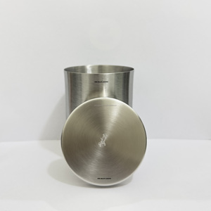 Tapa de Acero Inoxidable para Velas Navideñas, 14 oz, Acabado Cepillado, Hecha a Mano, Duradera, Decoración de Hogar de Lujo, Venta al Por Mayor, Personalizable, Alta Calidad - Product Image 5