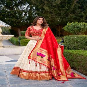 Ensemble Lehenga Choli en soie Paithani cousu VASTRA COTTAGE avec broderie de sequins et tissage Zari et dupatta en soie jacquard - Product Image 4