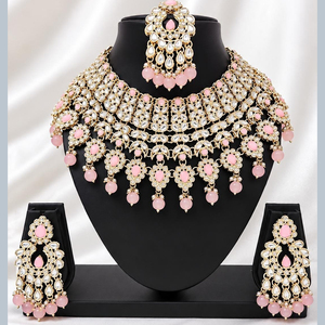 Ensemble de collier long plaqué or avec perles et pierres Kundan Polki, accompagné d'un Maang Tikka |   Ensemble de bijoux de mariée indiens traditionnels pour femmes - Product Image 2