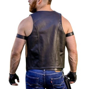 Gilet en cuir sans manches pour homme avec bretelles et gants sans doigts, style motard, tenue en jean bleu foncé - Product Image 4