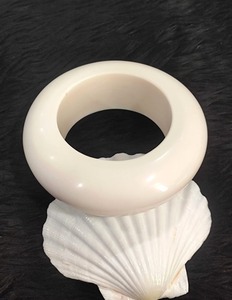 Pulsera de Resina Hecha a Mano de la Mejor Calidad con Diseño Colorido, Joyería Ligera y Moderna para Mujer y Uso Diario en Venta - Product Image 3