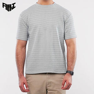 T-shirt pour homme à rayures minimalistes, texture rayée, 100% coton mélangé, streetwear, coupe ample, col rond, manches courtes, fabricant OEM ODM - Product Image 1